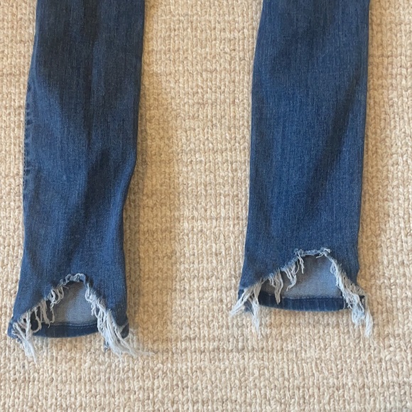 Distressed skinny jeans - Picture 8 of 8
